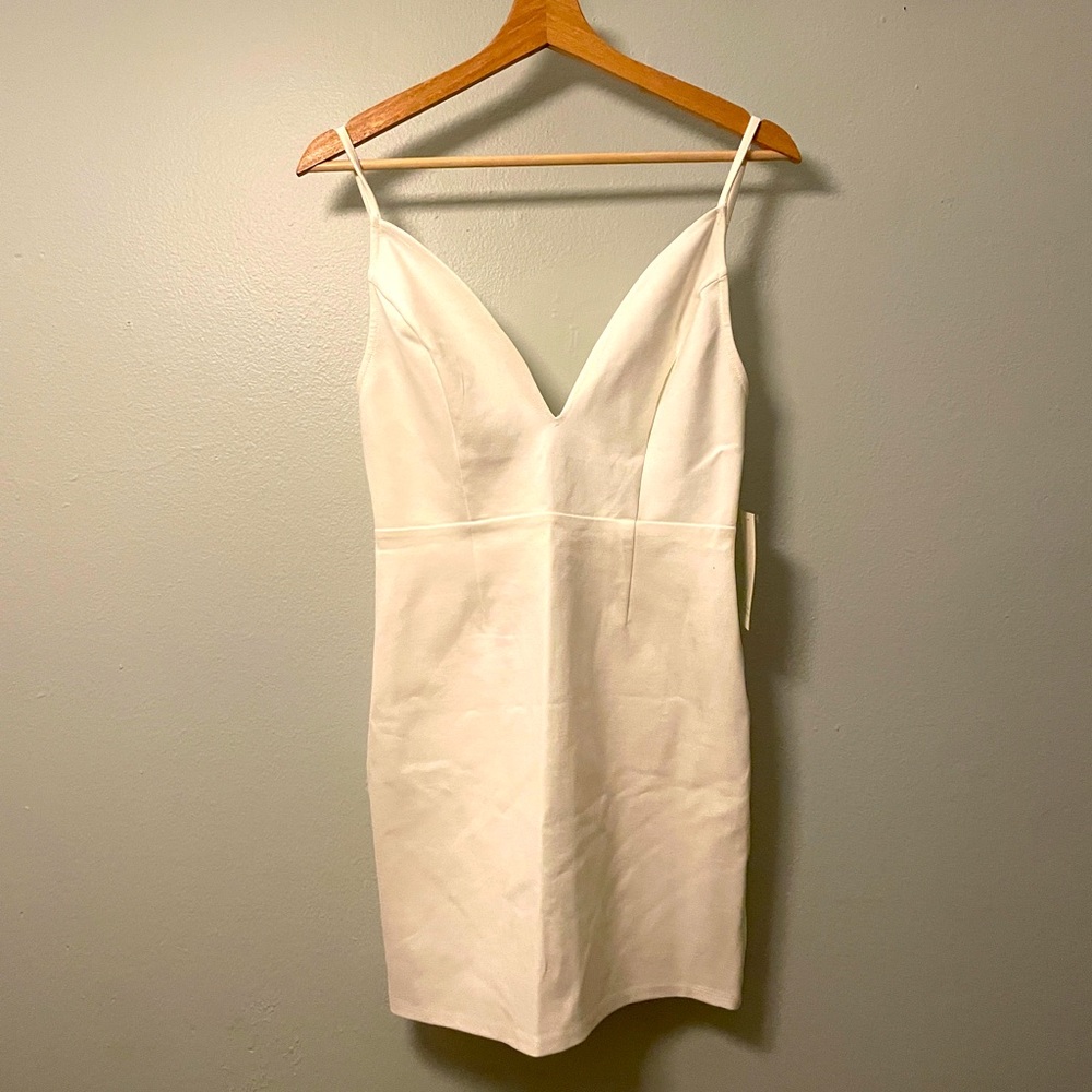 White bodycon dress